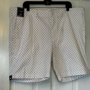 Roundtree & Yorke White Shorts with Red Micro Diamond Print